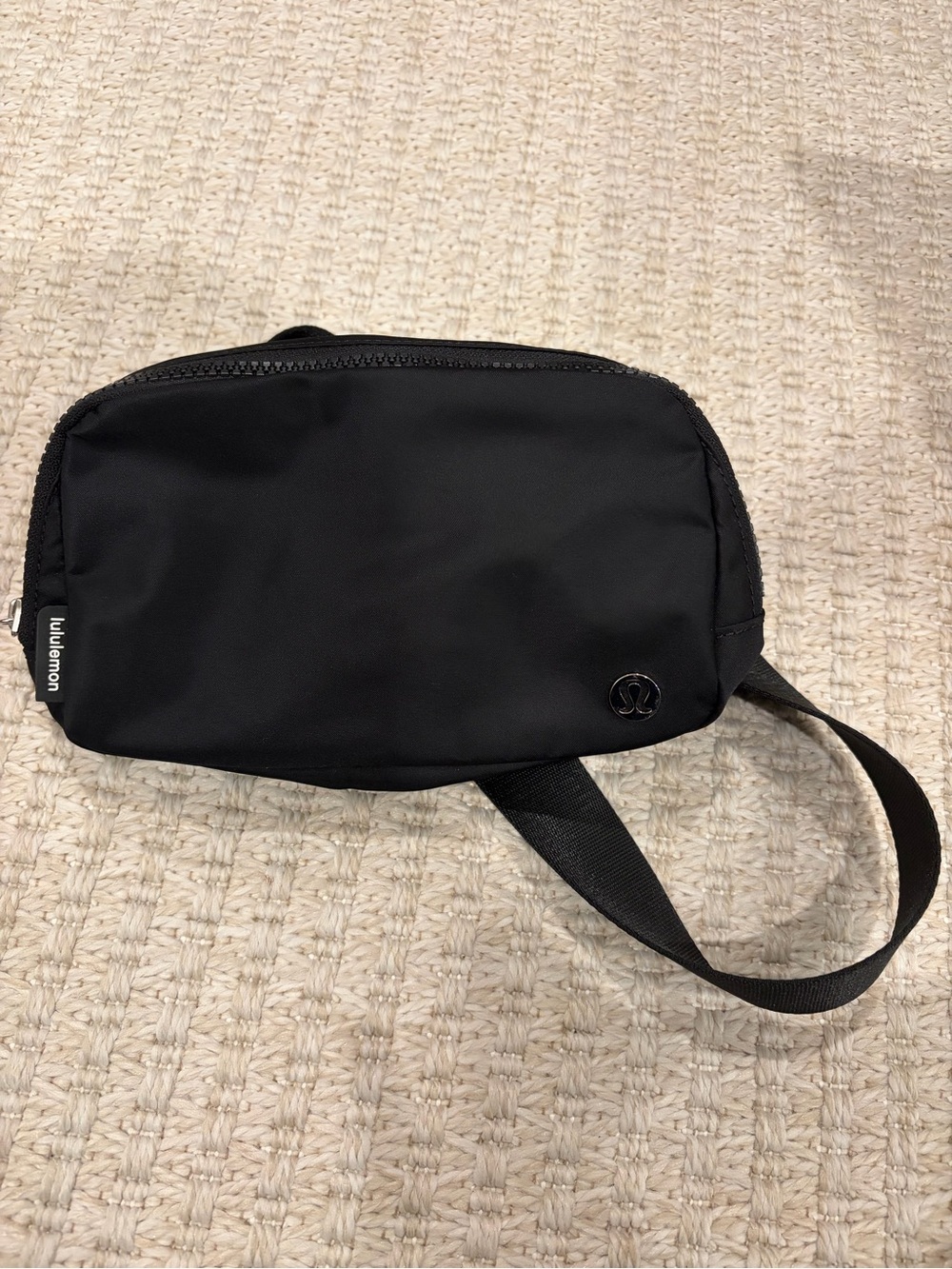 Lululemon belt bag - like new condition